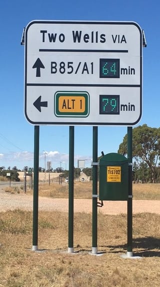 Real-time travel VMS