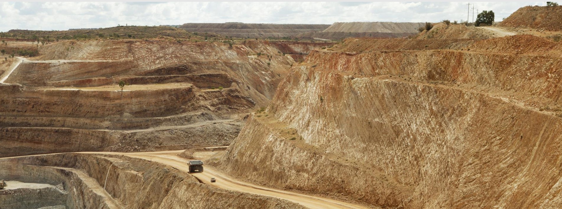 Predicting crusher wear using analytics