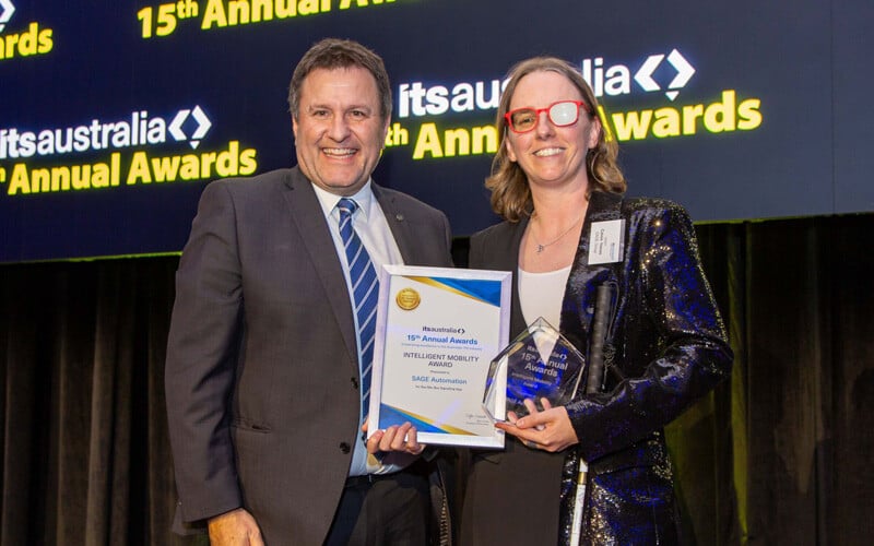 Cassie-receiving-ITS-Intelligent-Mobility-Award